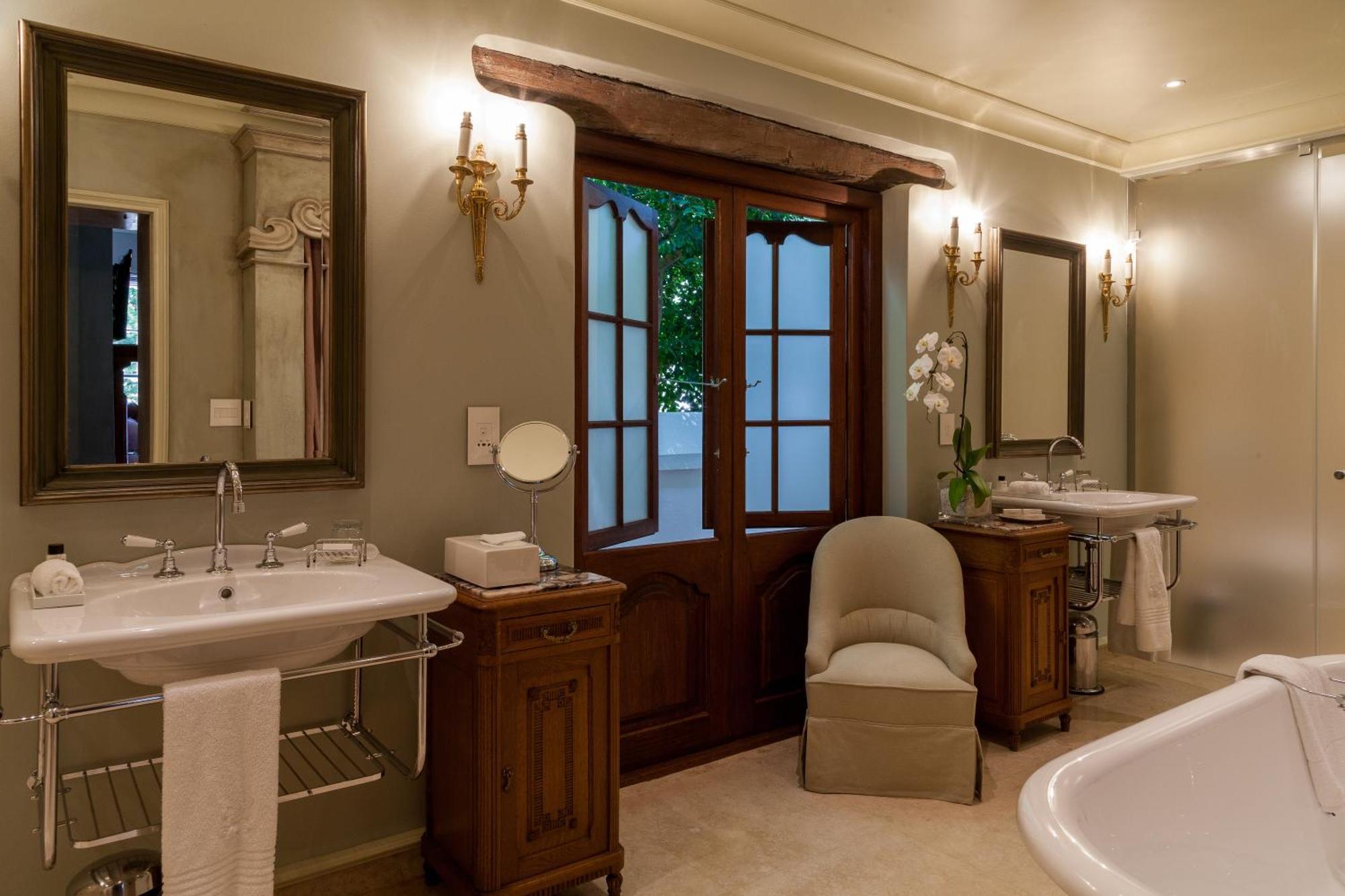 Luxury Room